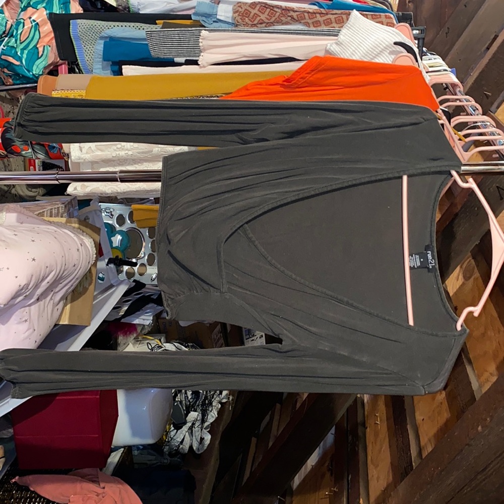 Rue 21 size US small cross body charcoal grey top